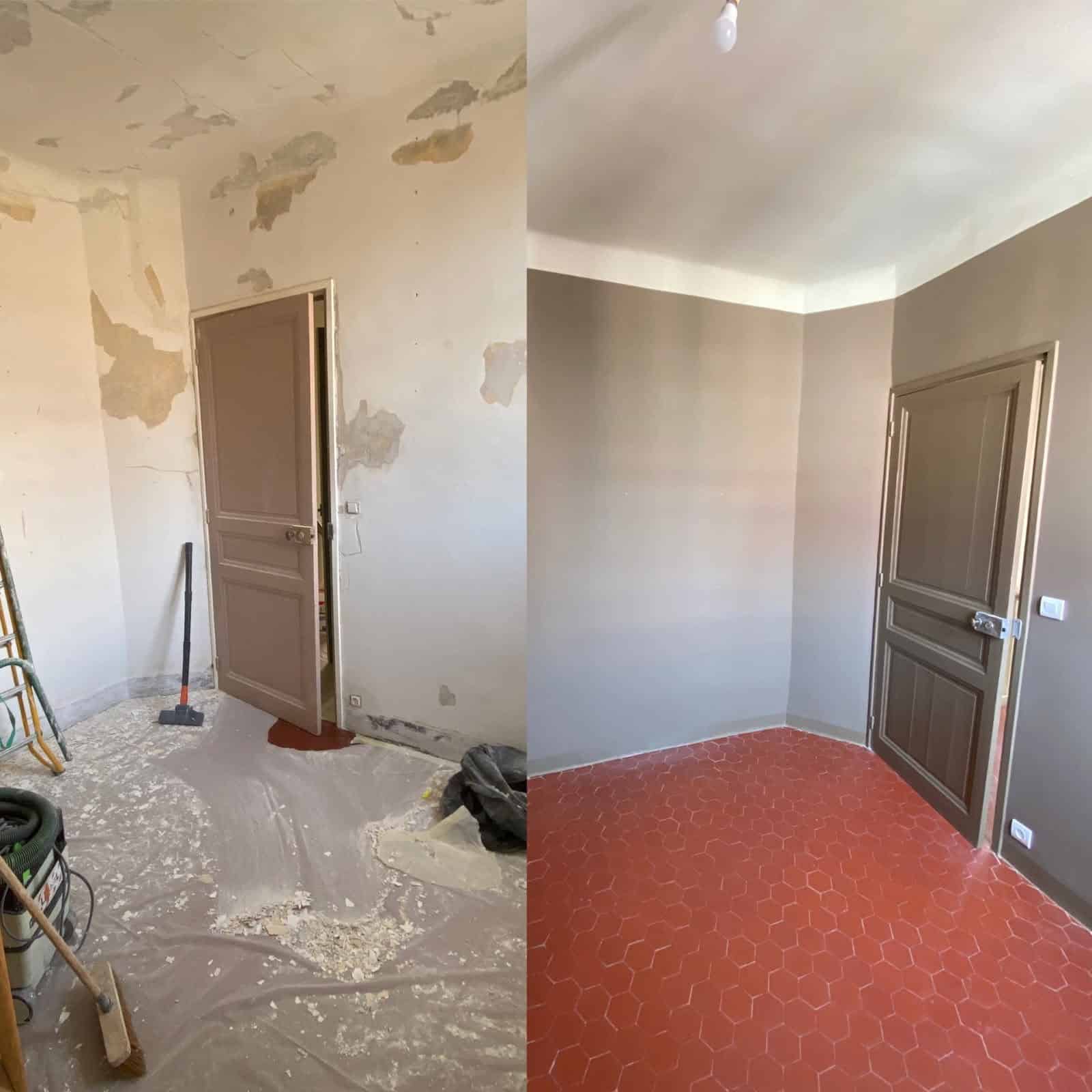 Avant/après rénovation d'une pièce: murs dégradés, sol sale (avant) vs murs taupe, plafond blanc, carrelage hexagonal terre cuite (après).